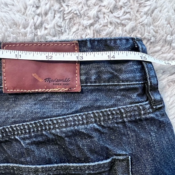 Madewell dark blue cut off shorts. Size 27. Mid rise - Picture 6 of 7
